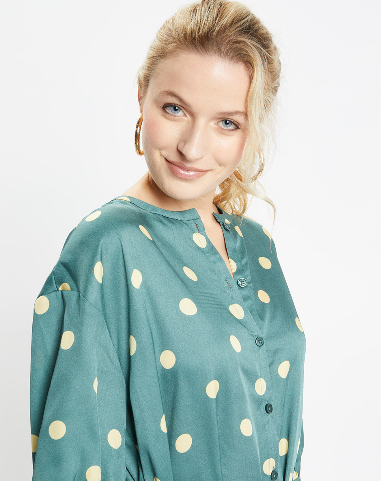 Jodhpur Robe chemise effet satinée Mona à pois verte