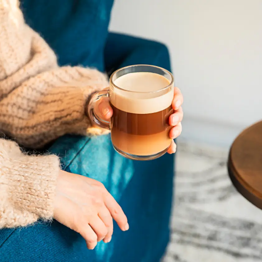 Set: Nespresso Vertuo Pop Red und Thermobecher von EMSA