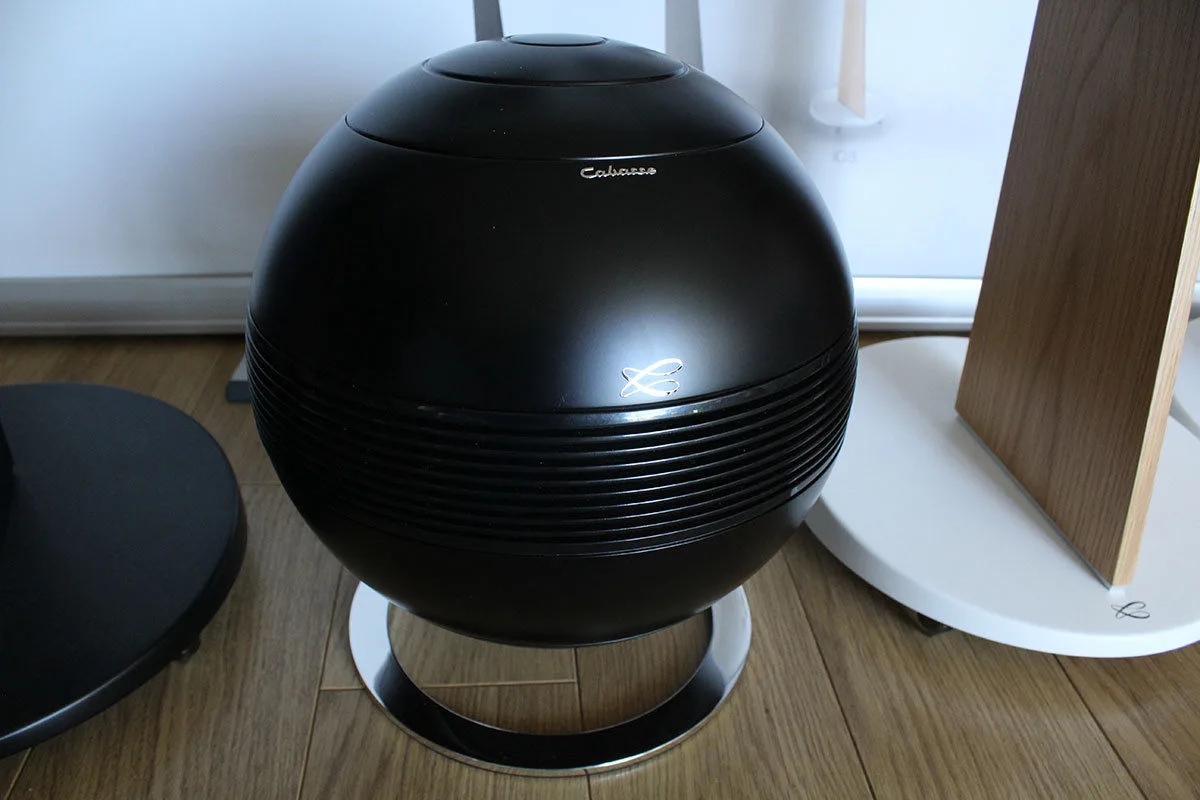 Cabasse Pearl Sub noir mat   Riga 2 Noir mat sur pied noir (la paire) Chaînes hi-fi composées