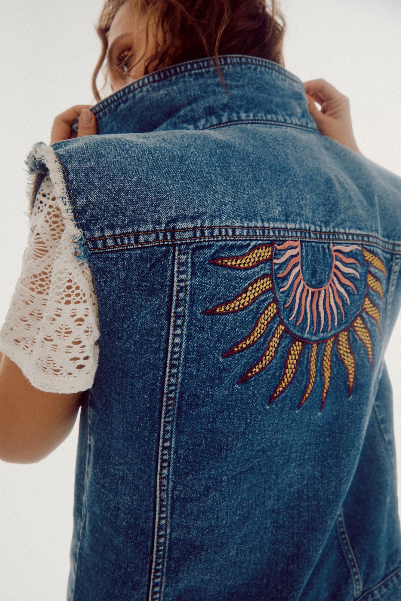Jaqueta estilo cowboy com detalhes nas bordas - Azul