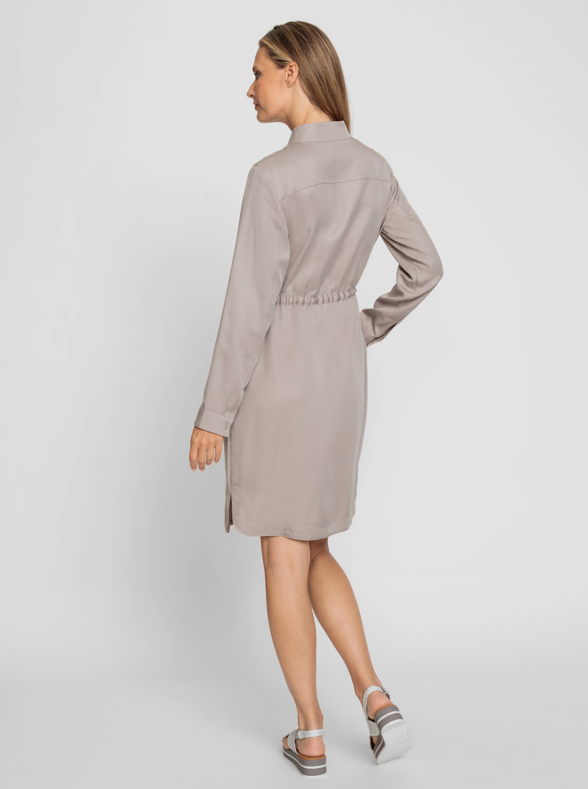 Blusenkleid