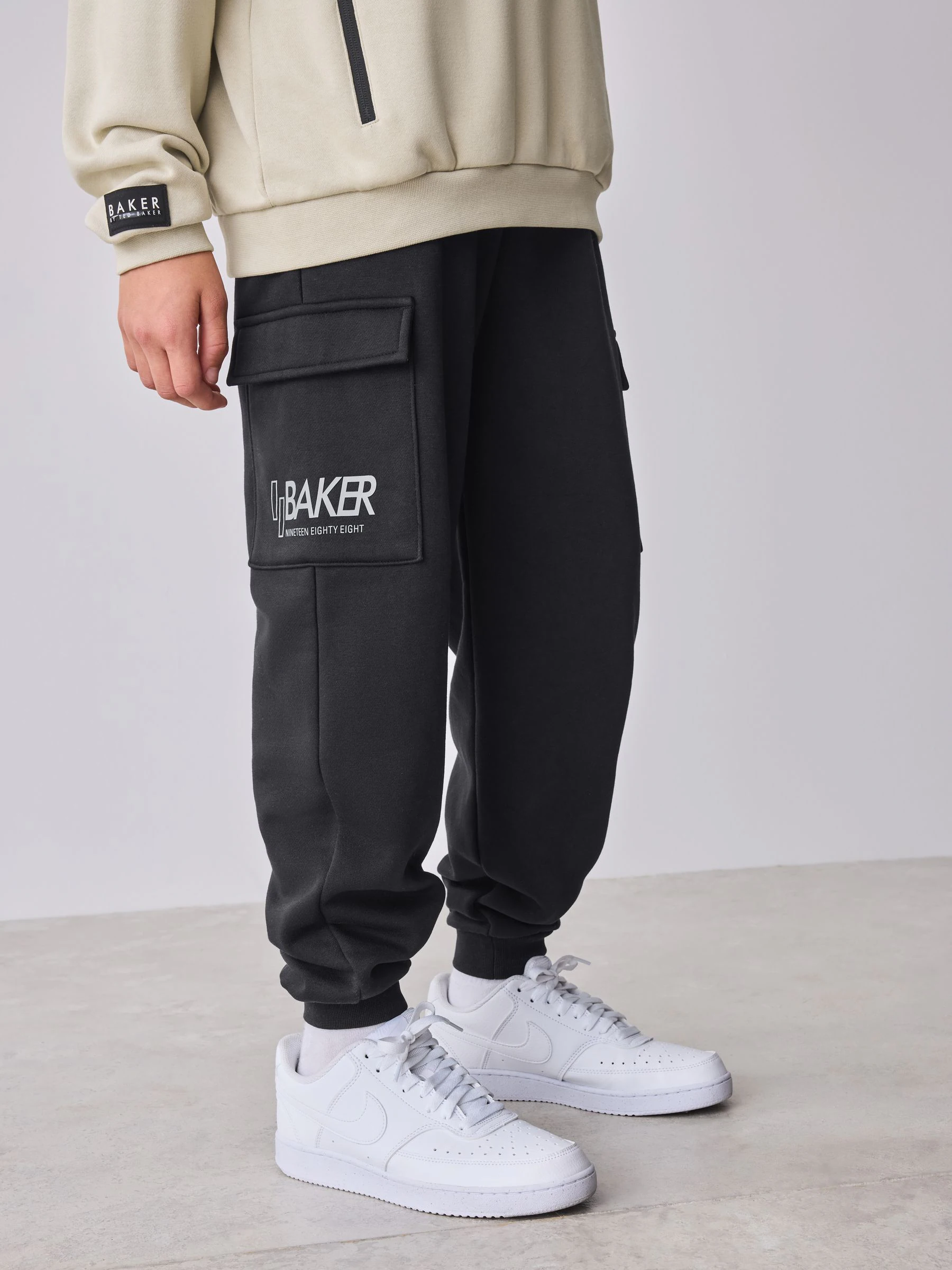 Pastelgeel - set van Baker by Ted Baker sweatshirt en cargojoggingbroek