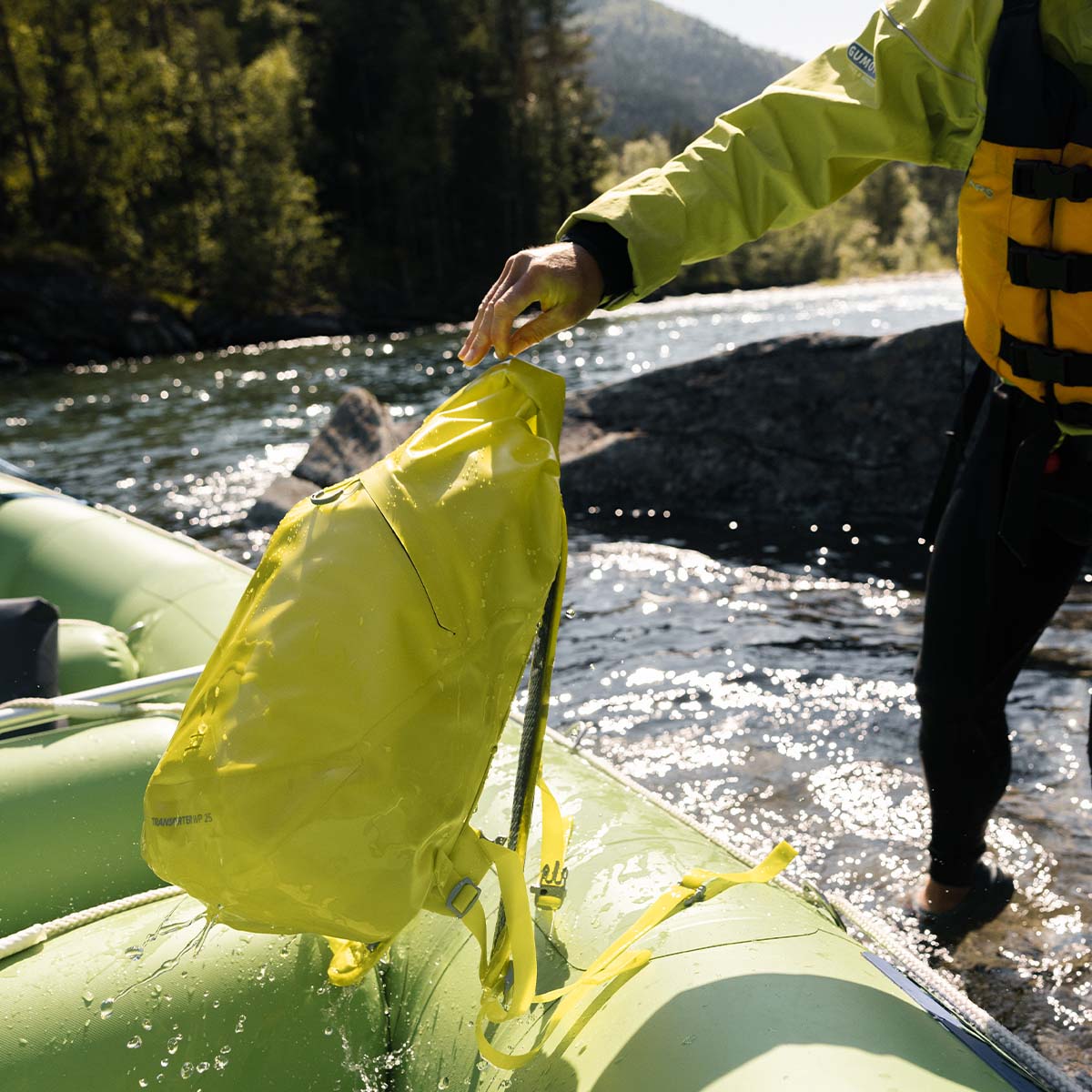 Osprey Transporter Waterproof 25 L rygsæk (Lemongrass Yellow)