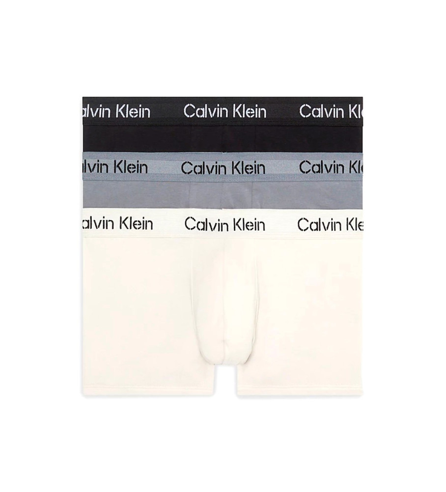 Conjunto de 3 cuecas boxer básicas Calvin Klein nas cores bege, preta e cinza.