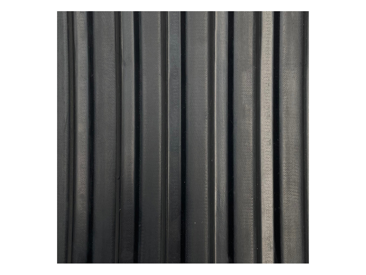 Rubberen mat met breedribpatroon - 200 x 120 cm