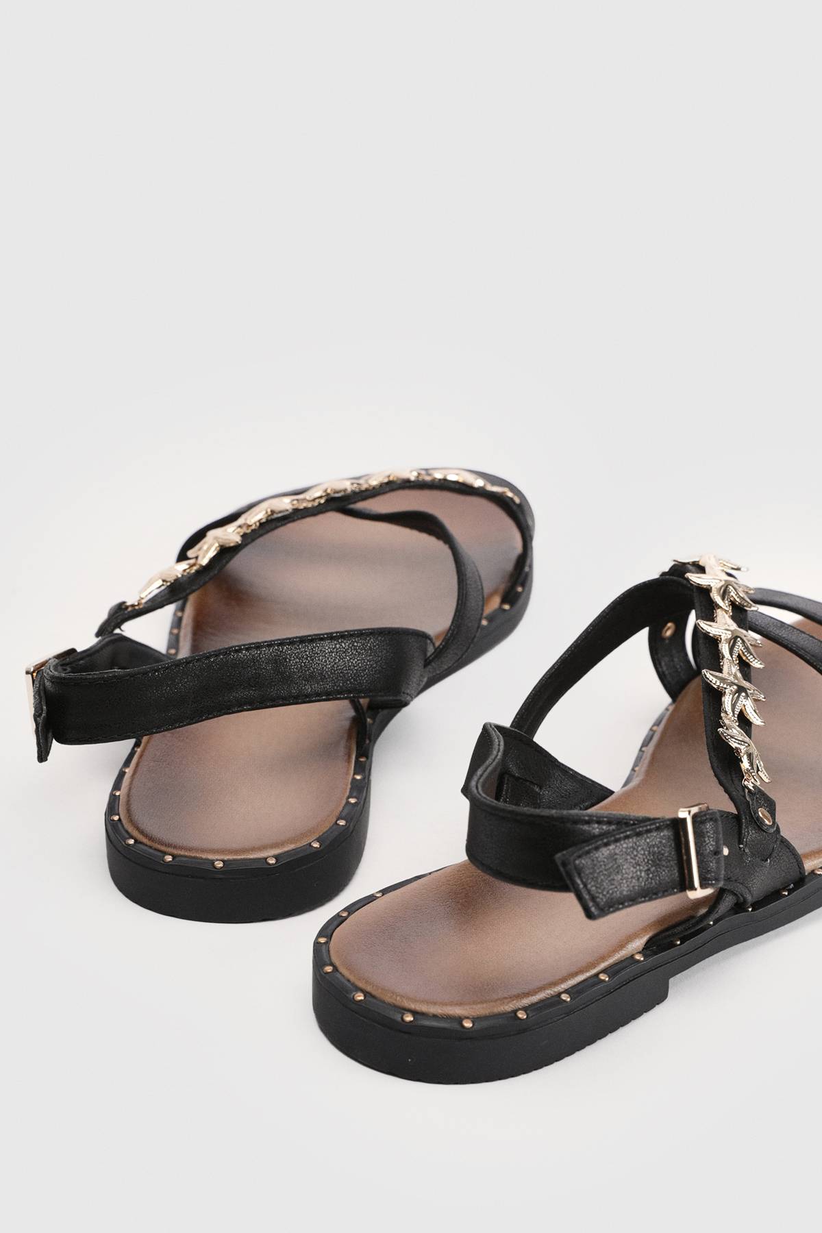boohoo Sandales Croisées Ornées D'étoiles De Mer