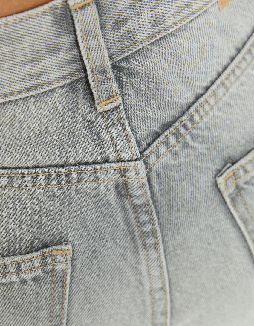 calça jeans de corte reto