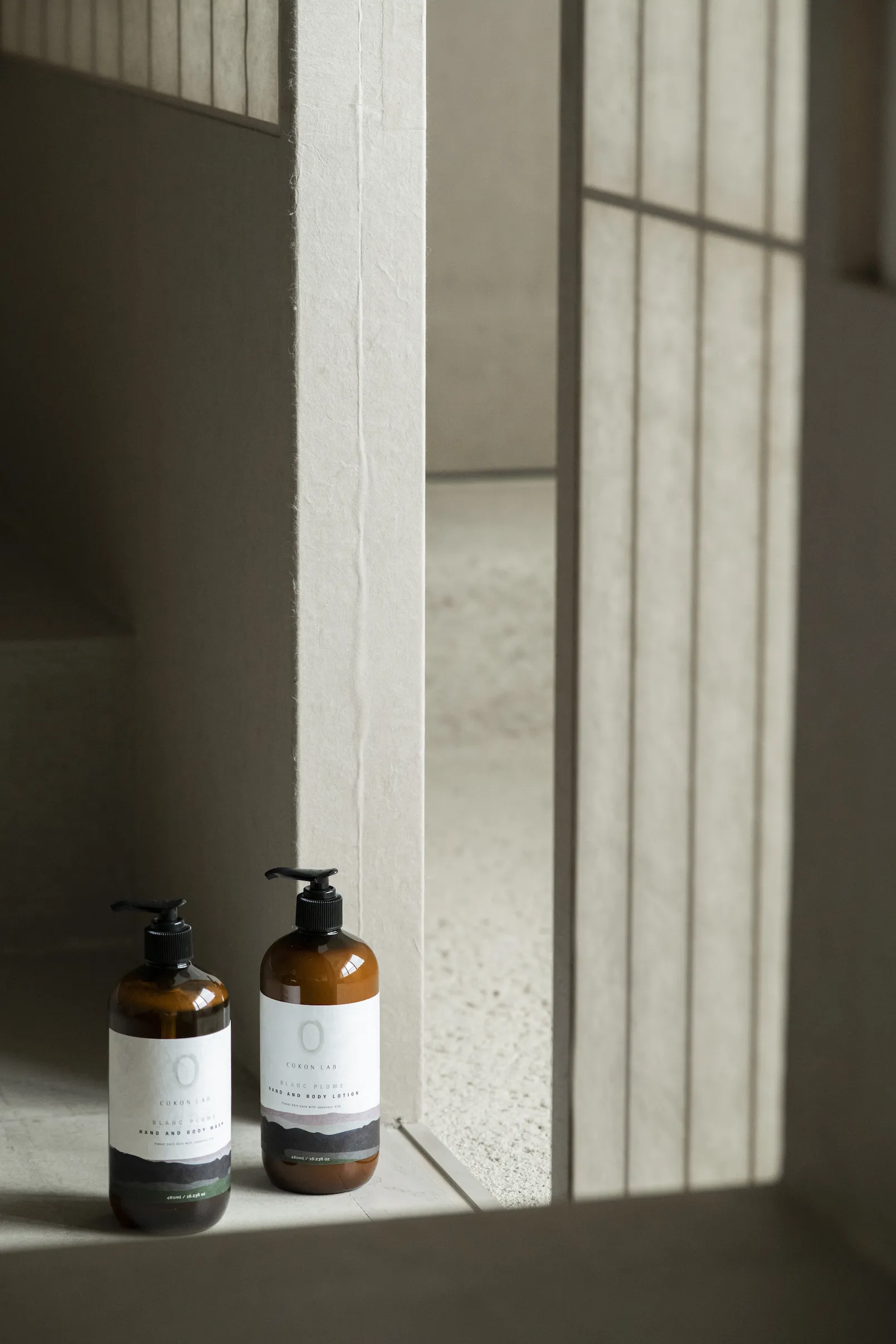 Cokon Lab Lotion hydratante à la soie japonaise Blanc Plume-280 ml