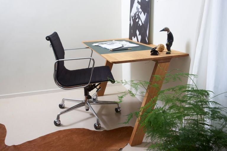 Vitra EA 117 bureaustoel Hopsak zwart, verchroomd, harde wielen
