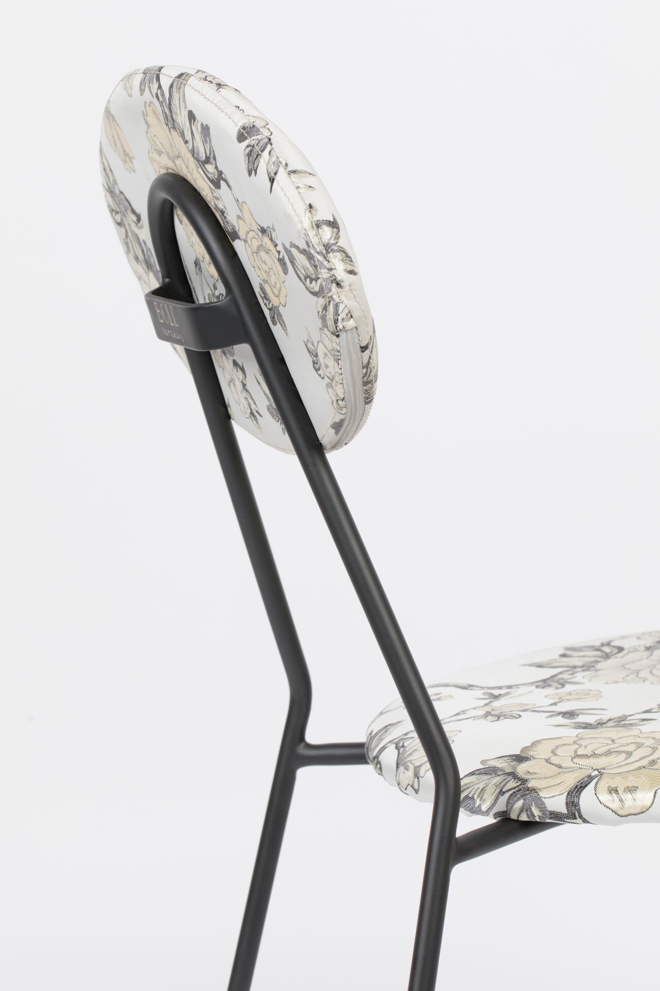Bold Monkey stoel Kiss the Froggy bloemen print