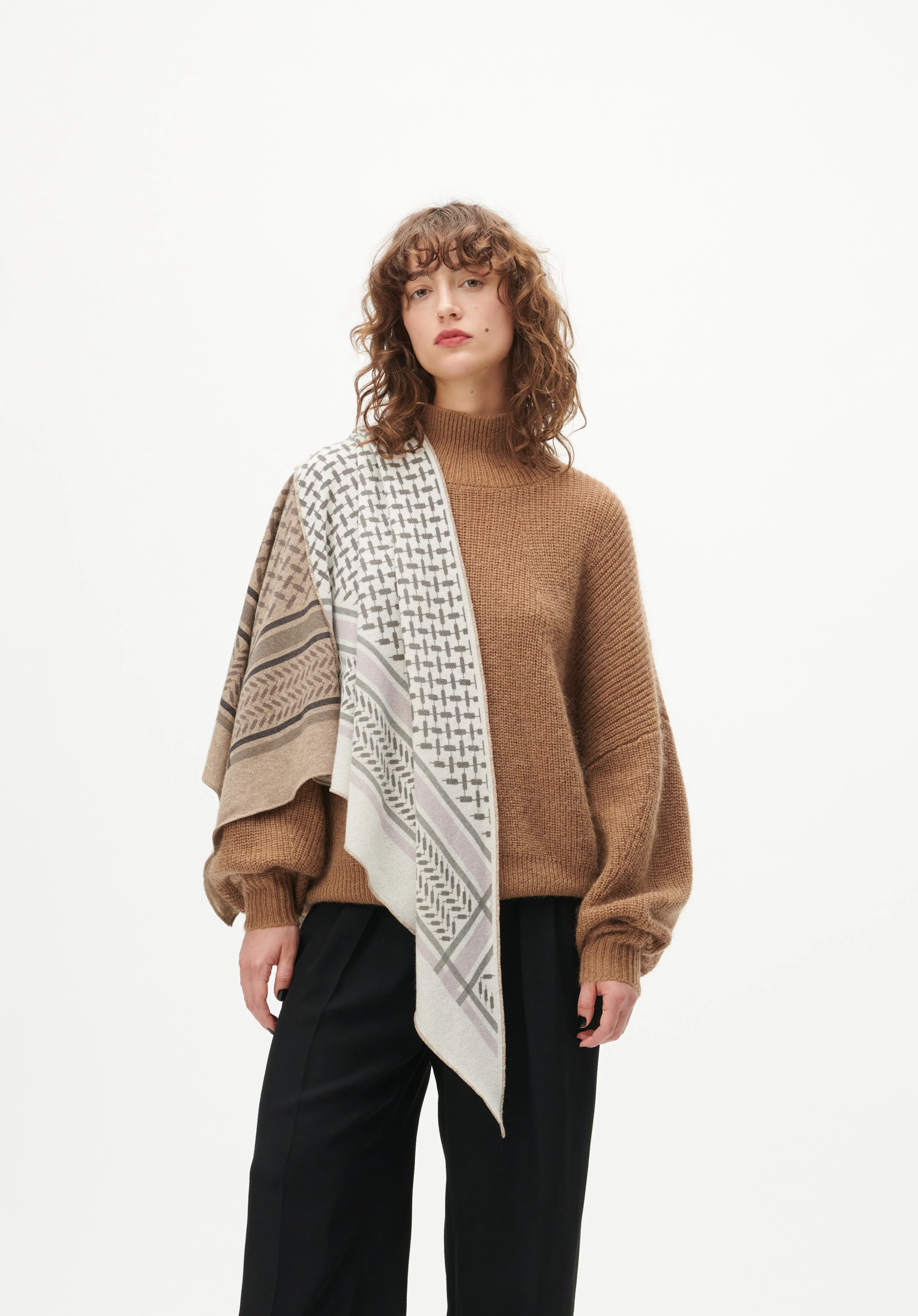 Lala Berlin  Triangle Patchwork tørklæde - Grey on Alabastro