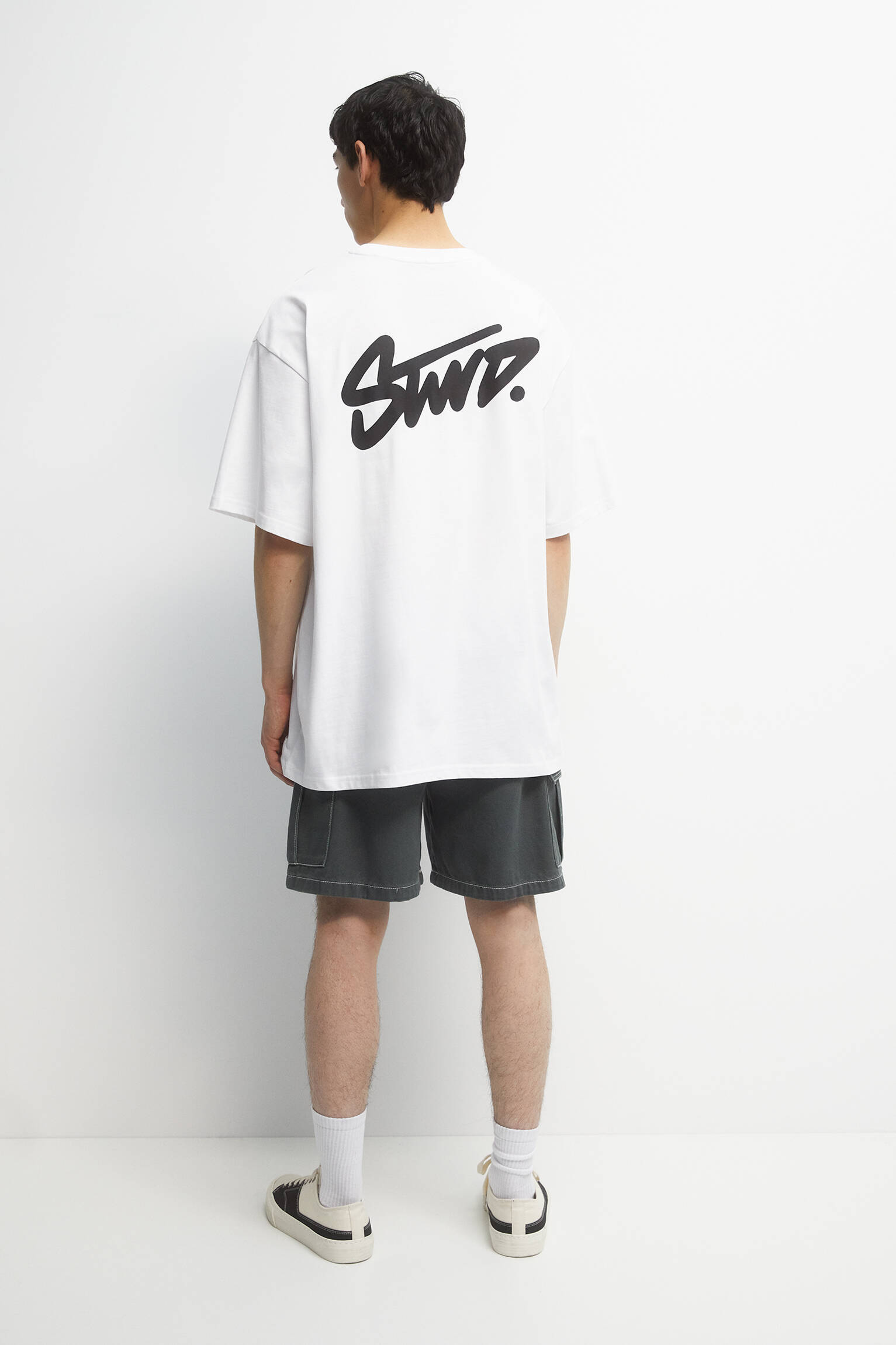 CAMISETA COM LOGOTIPO STWD - BRANCA
