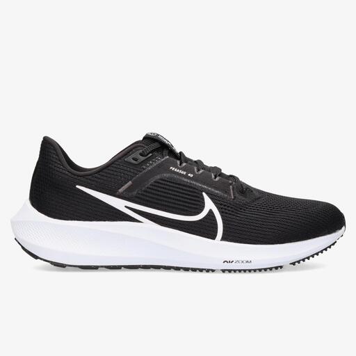 Nike Pegasus 40