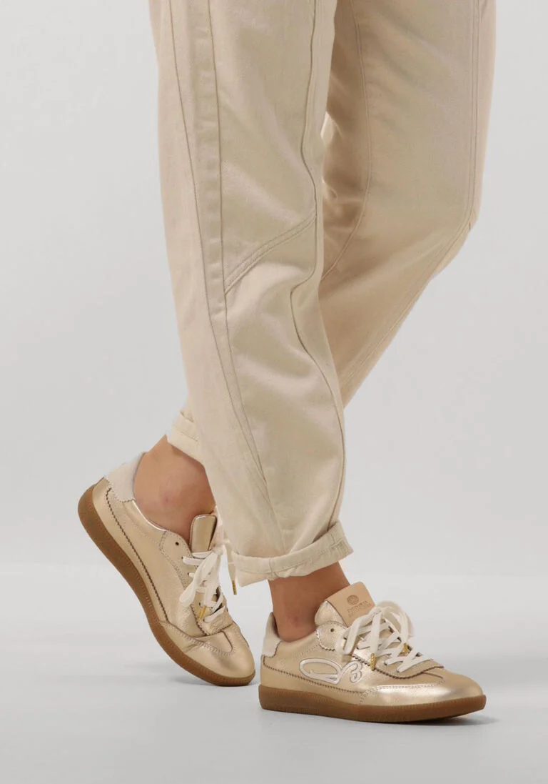 FRED DE LA BRETONIERE gouden fred de la bretoniere lage sneakers pearl sign