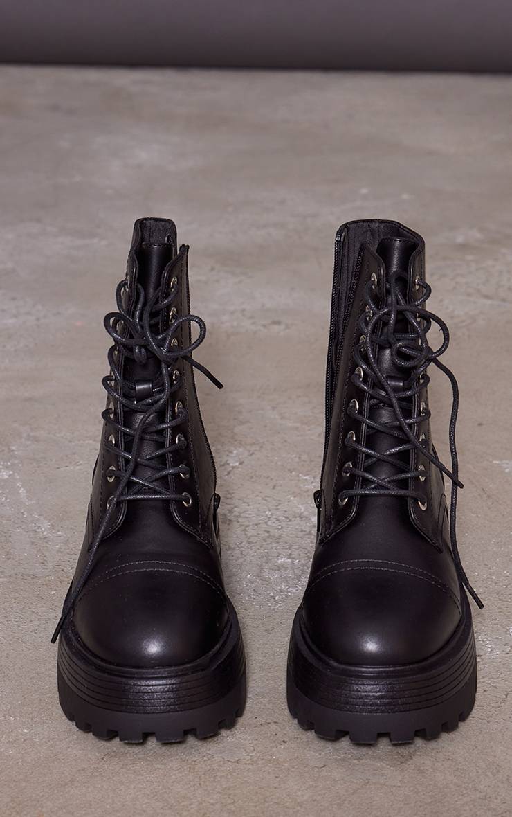 Noir Bottines De Randonnée À Lacets Et Semelle Épaisse