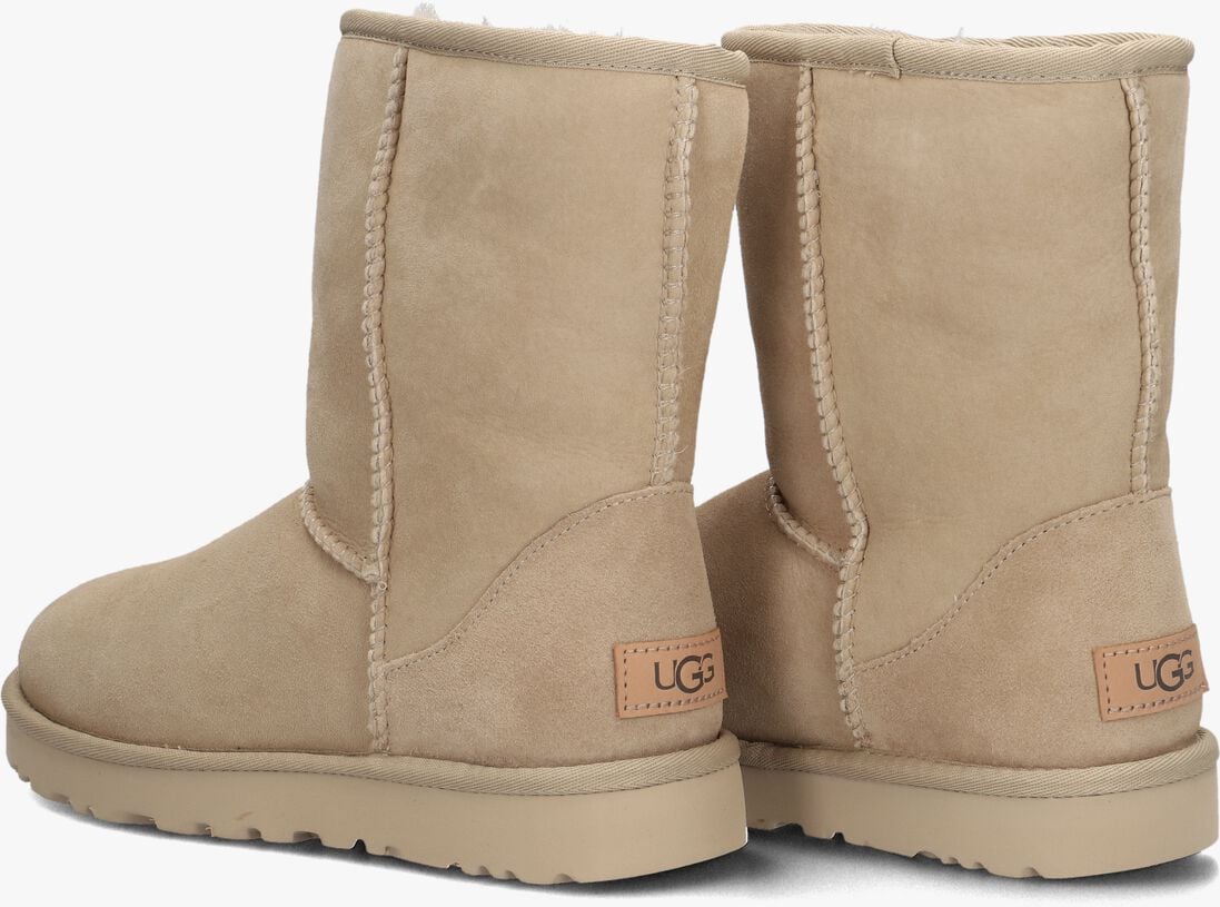 beige ugg vachtlaarzen classic short ii