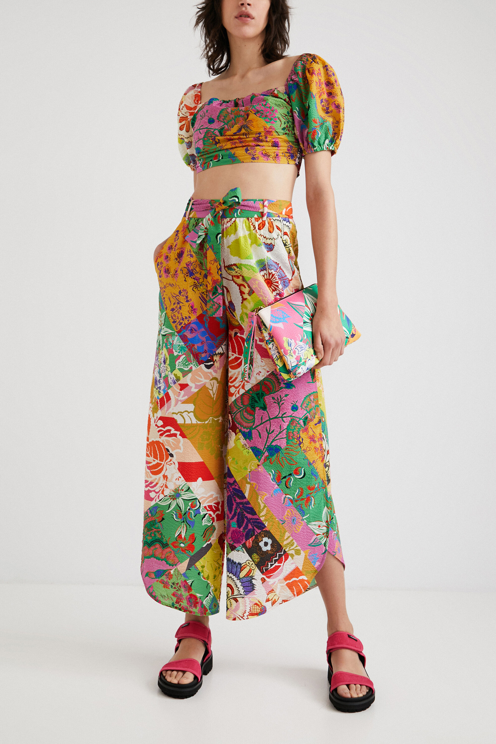 Blouse courte M. Christian Lacroix
