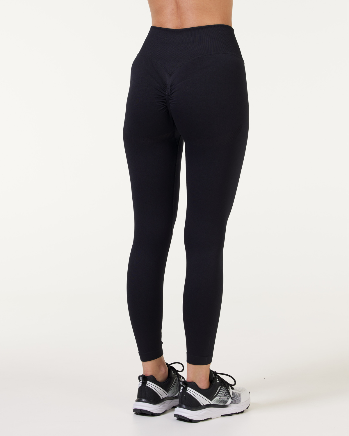 LEVITY Ignite Seamless Scrunch Tights Black