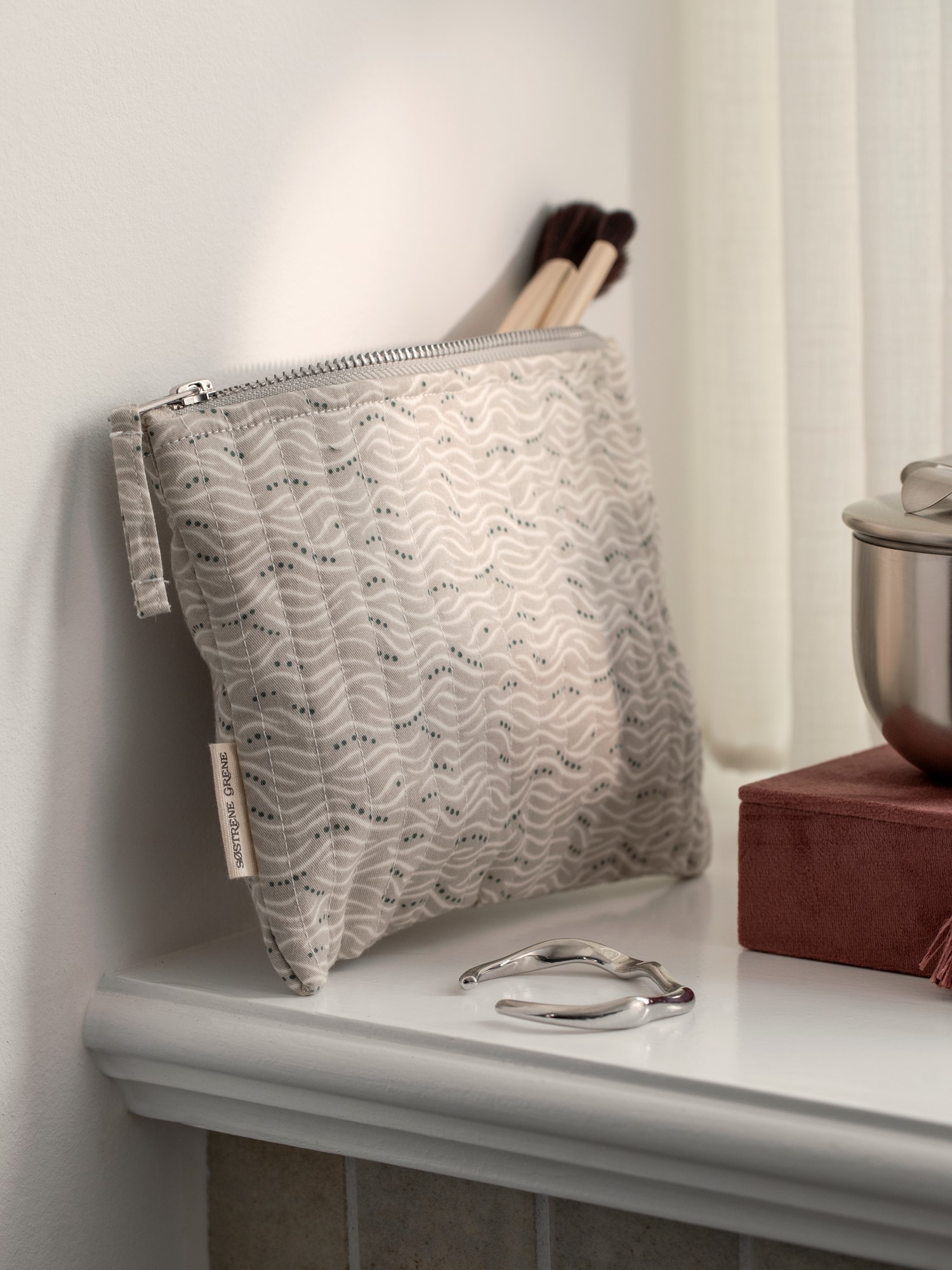 Pung | 20 x 15 cm. | Warm Grey