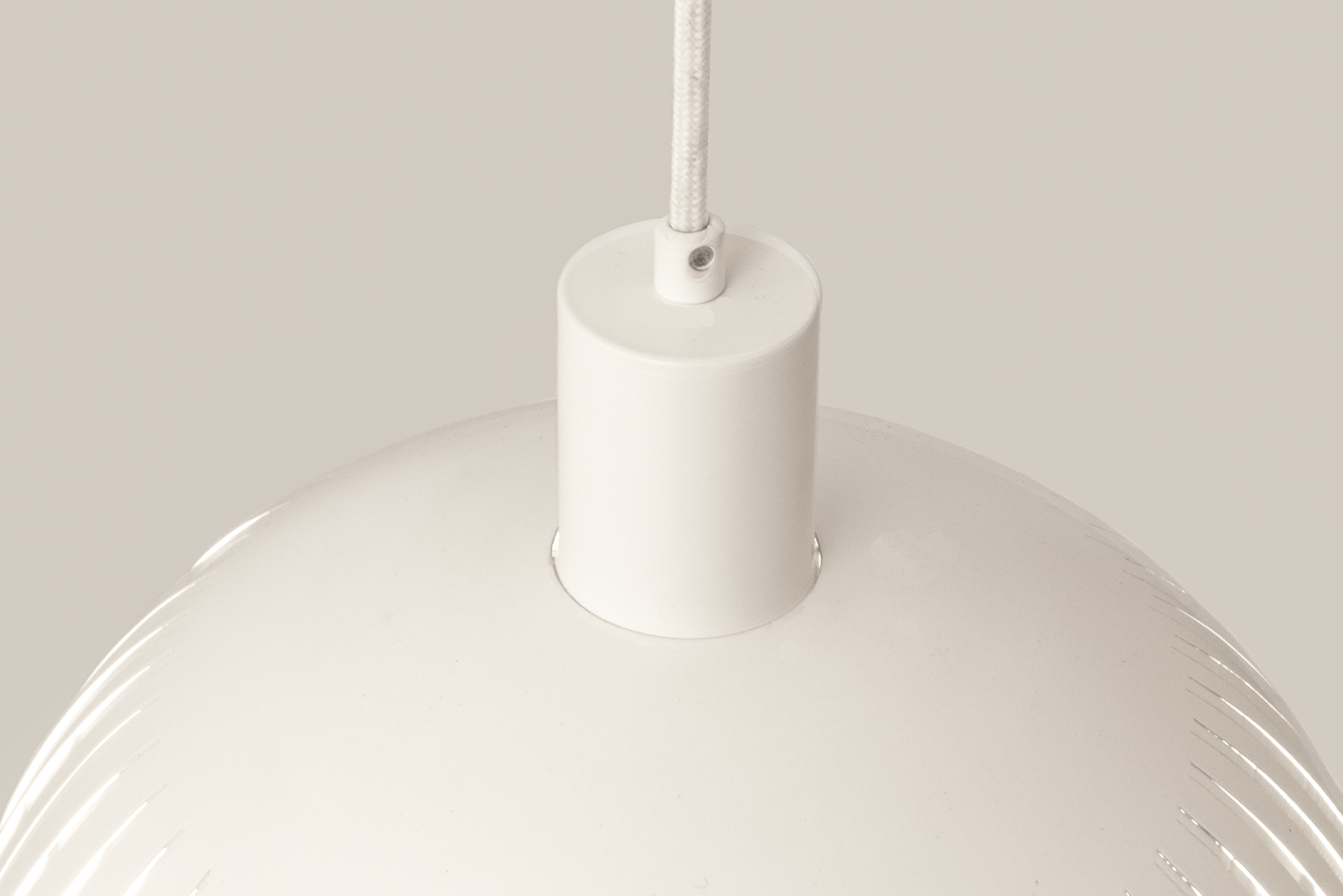 Grafika taklampe Hvit