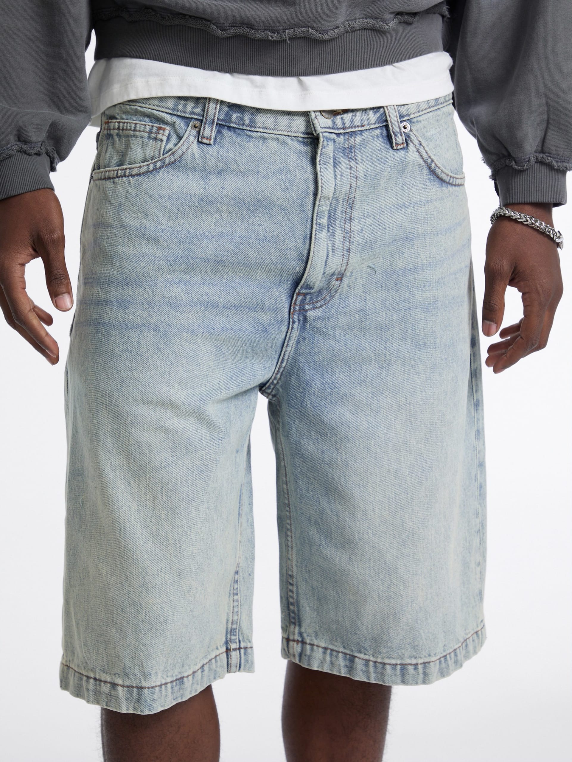 Shorts jeans folgados ecológicos da GUESS Originals