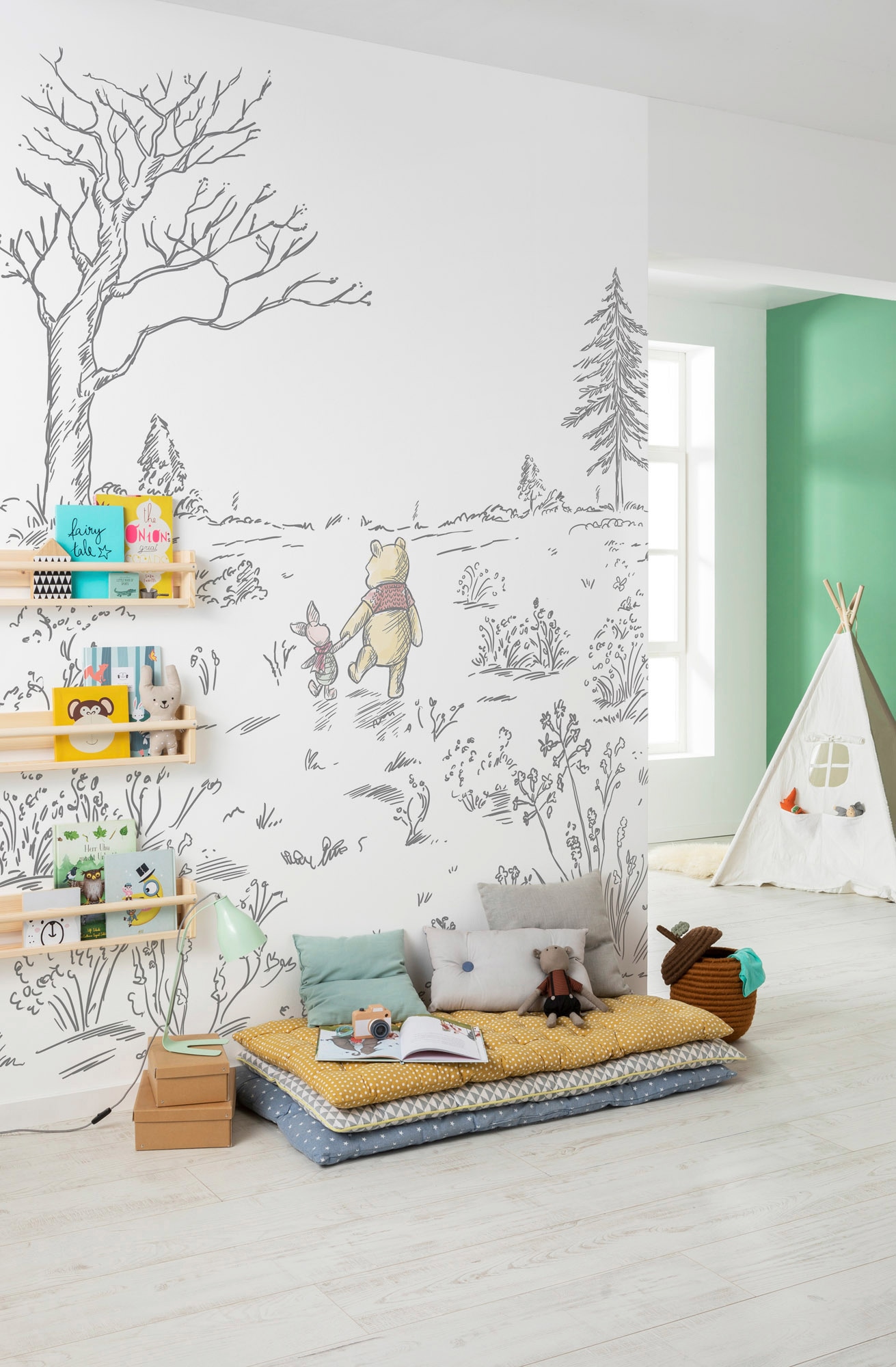 Komar Vliestapete »Digitaldruck Vlies -  Winnie the Pooh Walk - Grösse 200 x 280 cm« bedruckt glatt Kinderzimmer