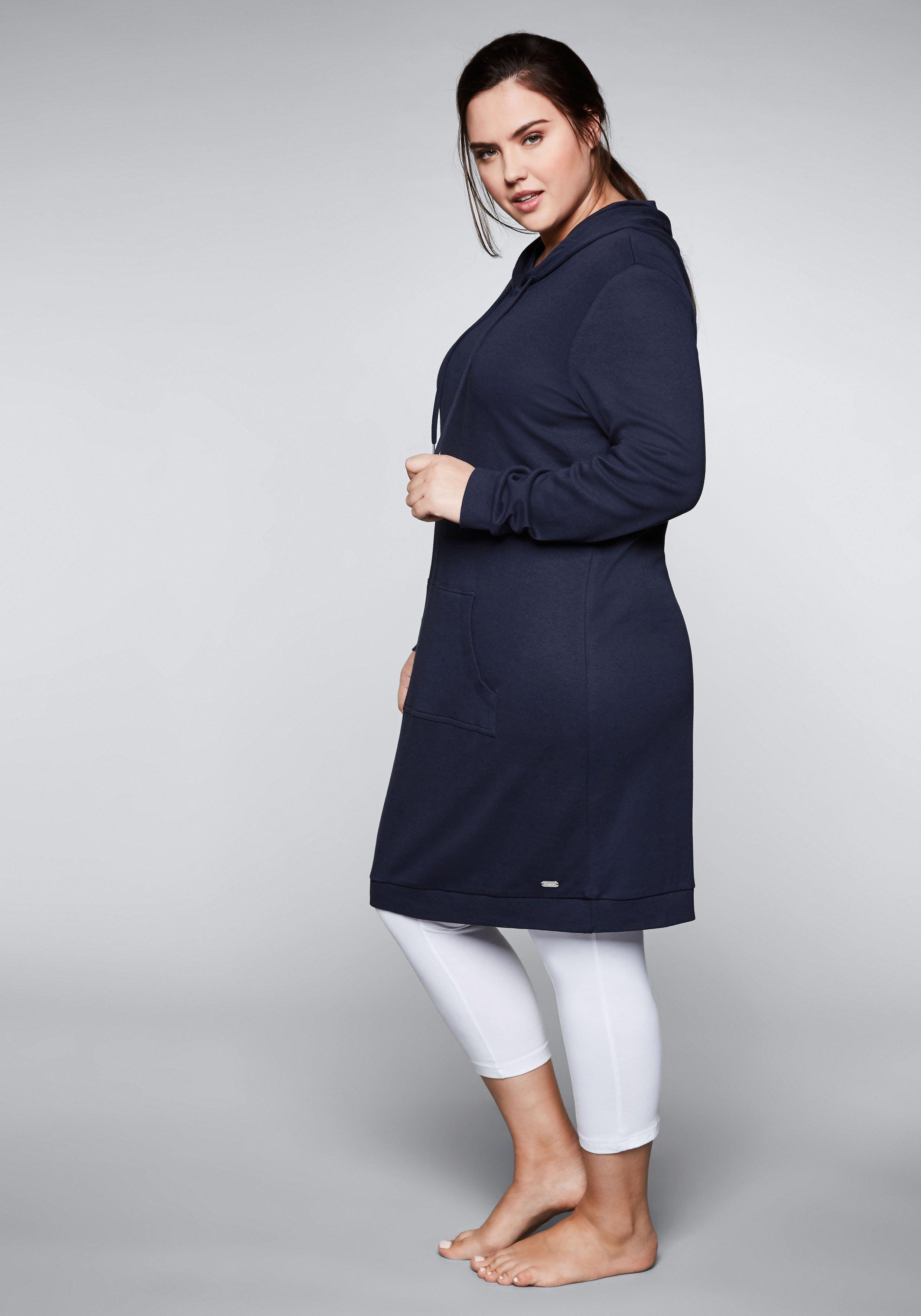 Shirtkleid mit Kapuze und Kängurutasche