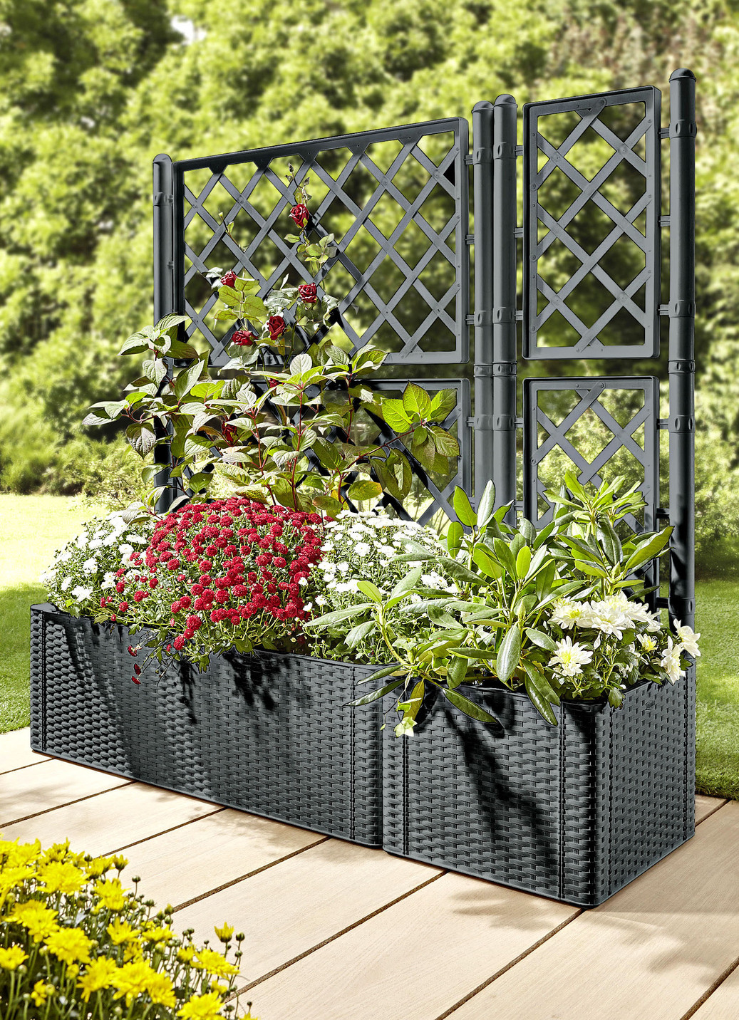 Pflanzkasten in moderner Rattan-Optik