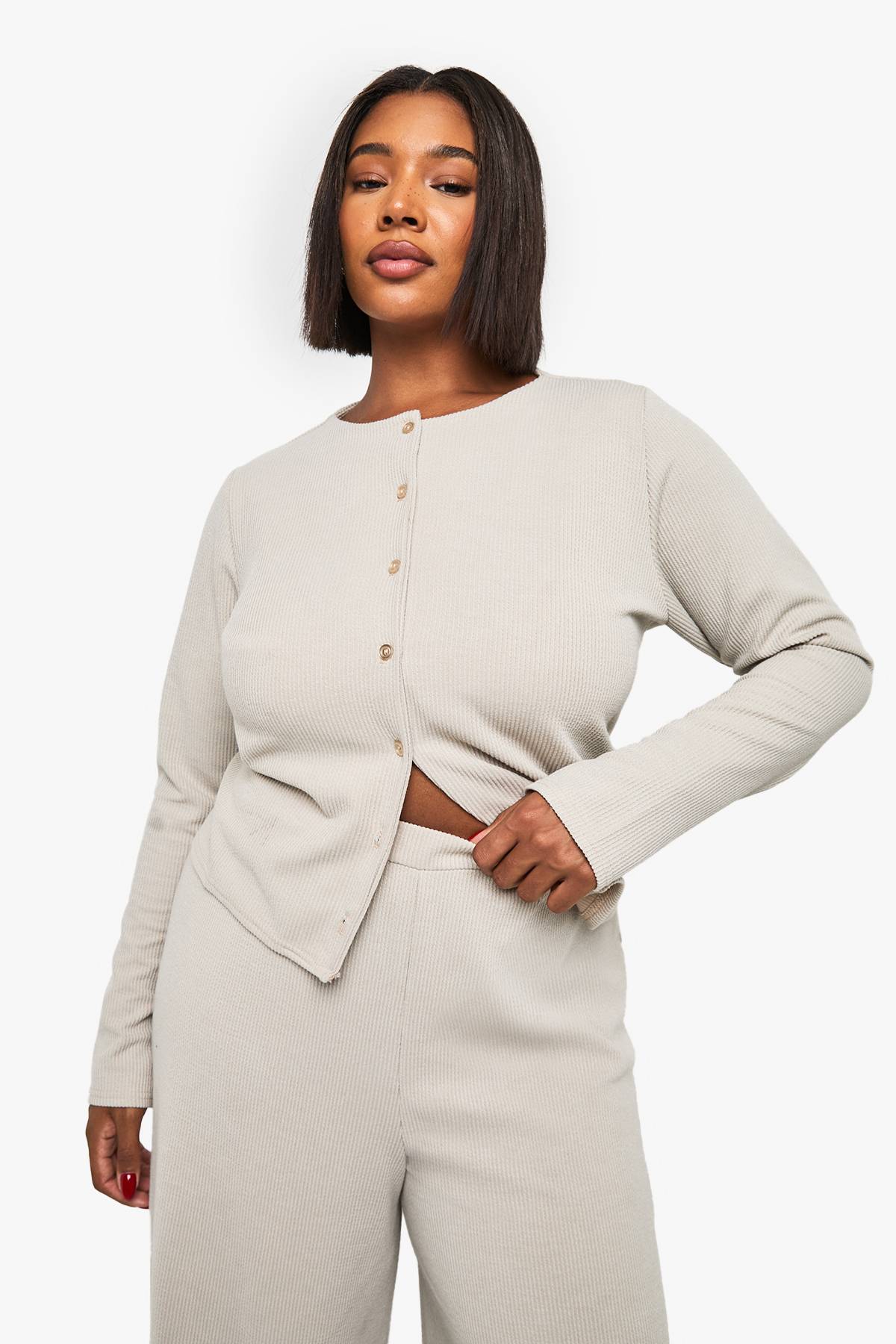 boohoo Haut à manches cardigan côtelé avec boutons et pantalon coordonné