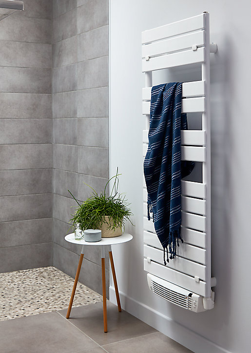 Sèche-serviettes électrique à inertie fluide De'Longhi Ghibli blanc 700W + soufflerie 1000W