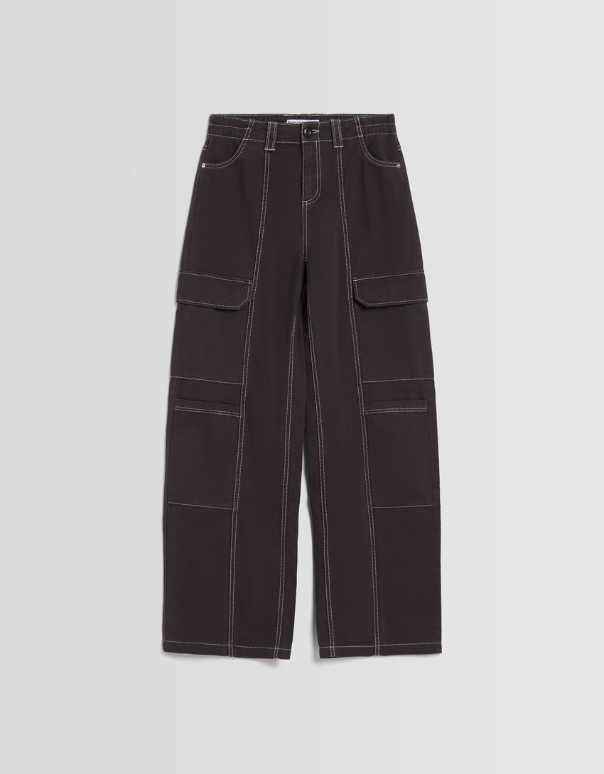 Calça cargo de algodão de cintura baixa com costura contrastante.