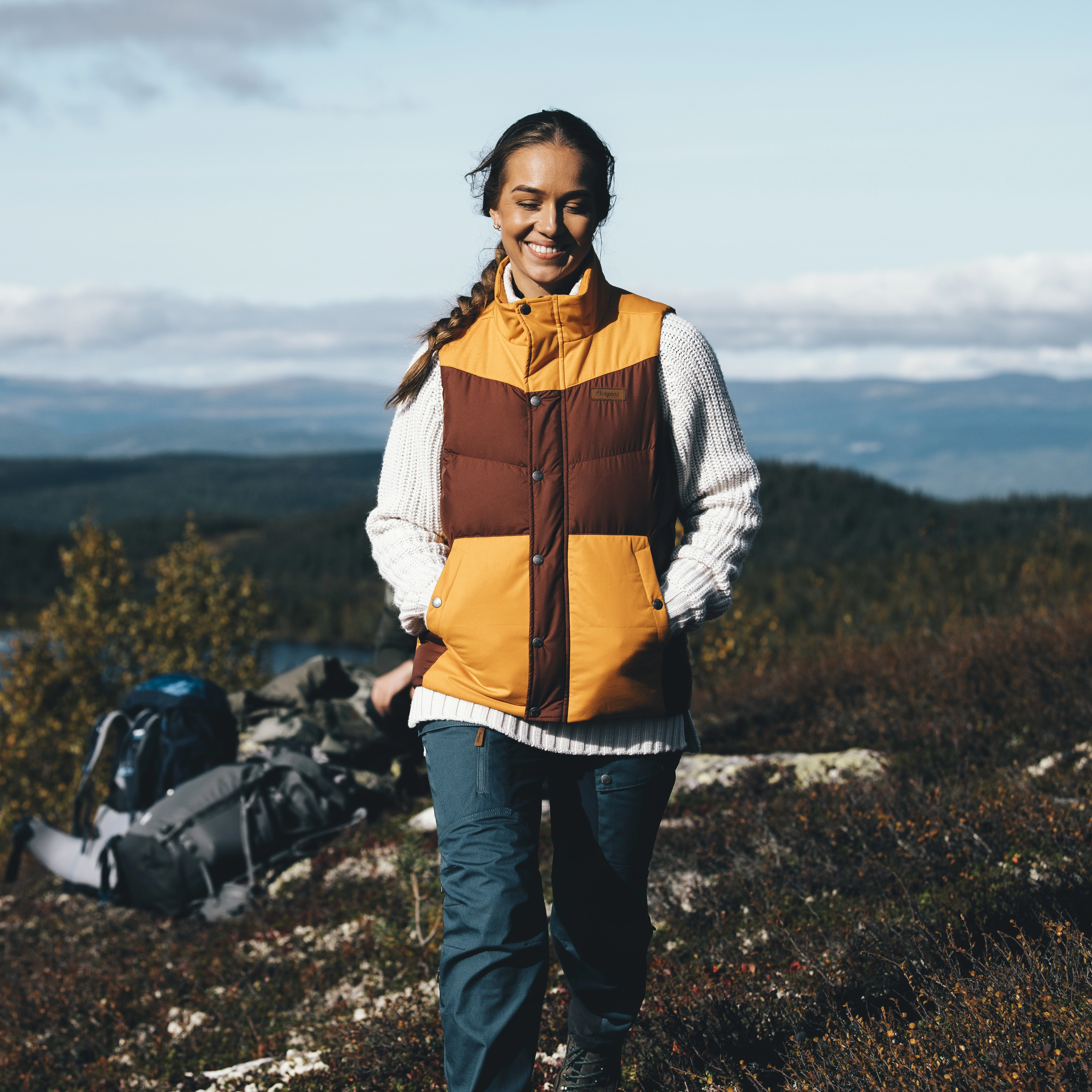 Nordmarka Outdoor Down Vest Women Amarone Red / Golden Field