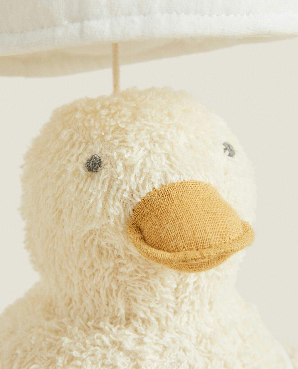 DECORAÇÃO DE BERÇO MÓVEL DE PATO