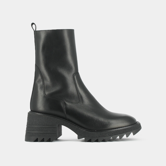 Boots à talons et semelles crantées  en cuir noir