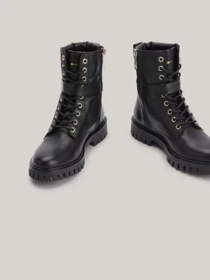 Botas de tornozelo de couro com fivela e travas