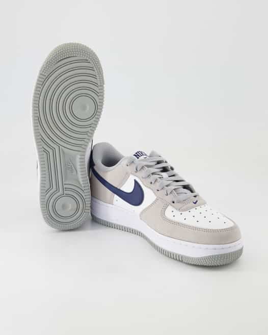 Nike FD9748-001 Sneaker in Grau