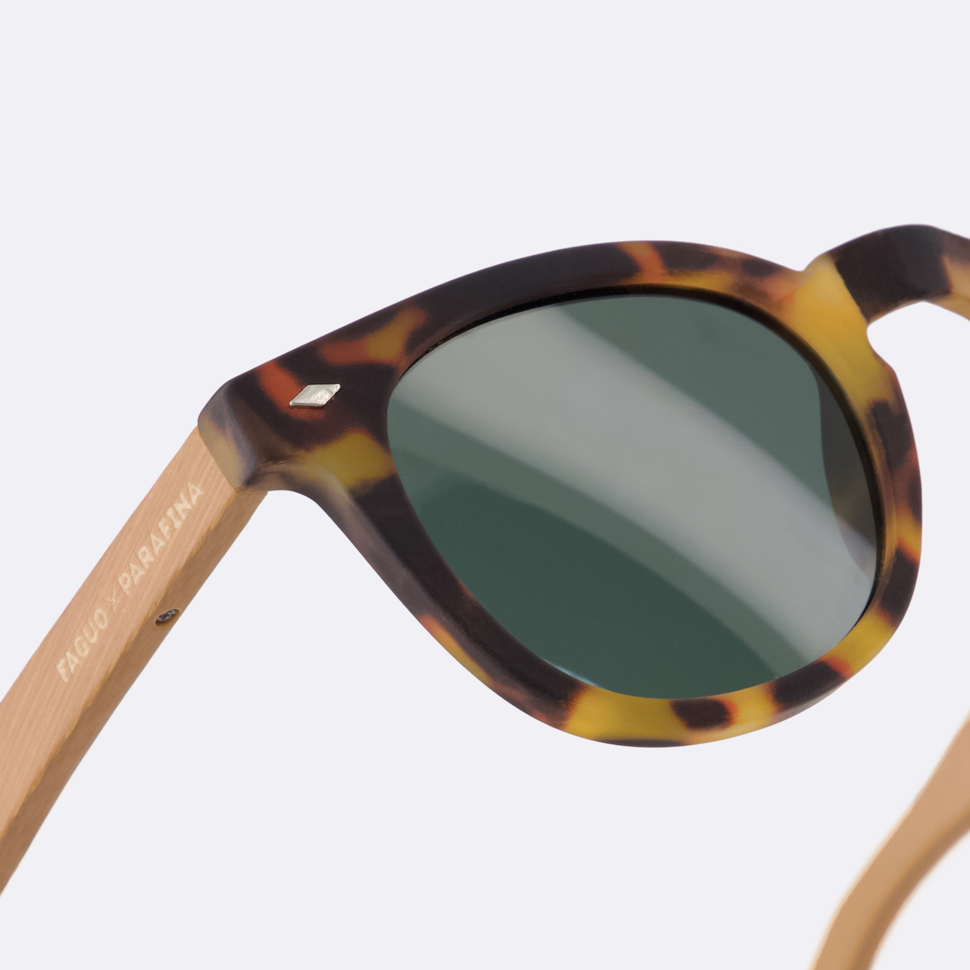 Lunette de soleil marron plastique recyclé et bambou organique - modèle sunglass