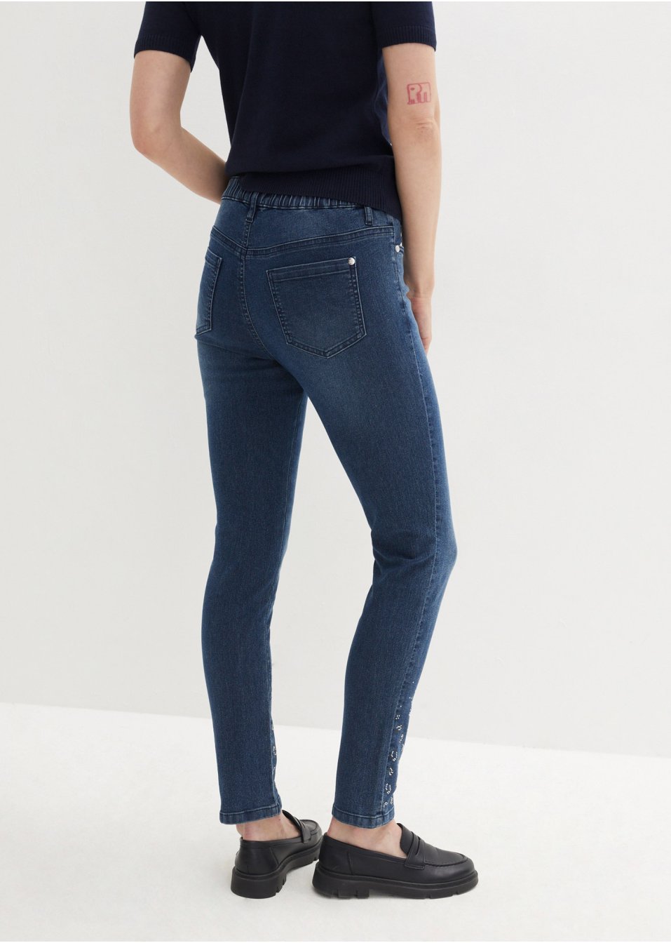Jean taille extensible avec détails brillants