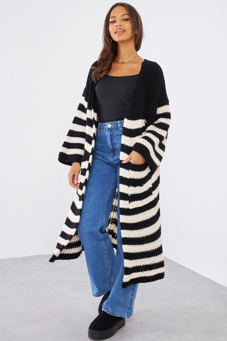 Gilet noir et beige en maille long