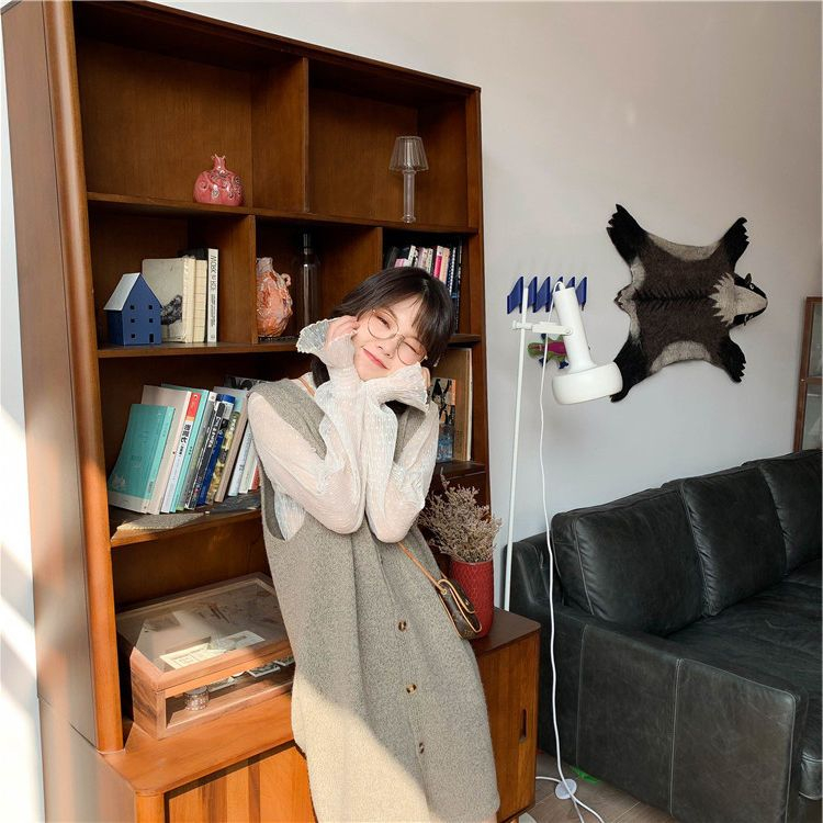 Hazie - Blouse met doorschijnende kanten hals en stippen