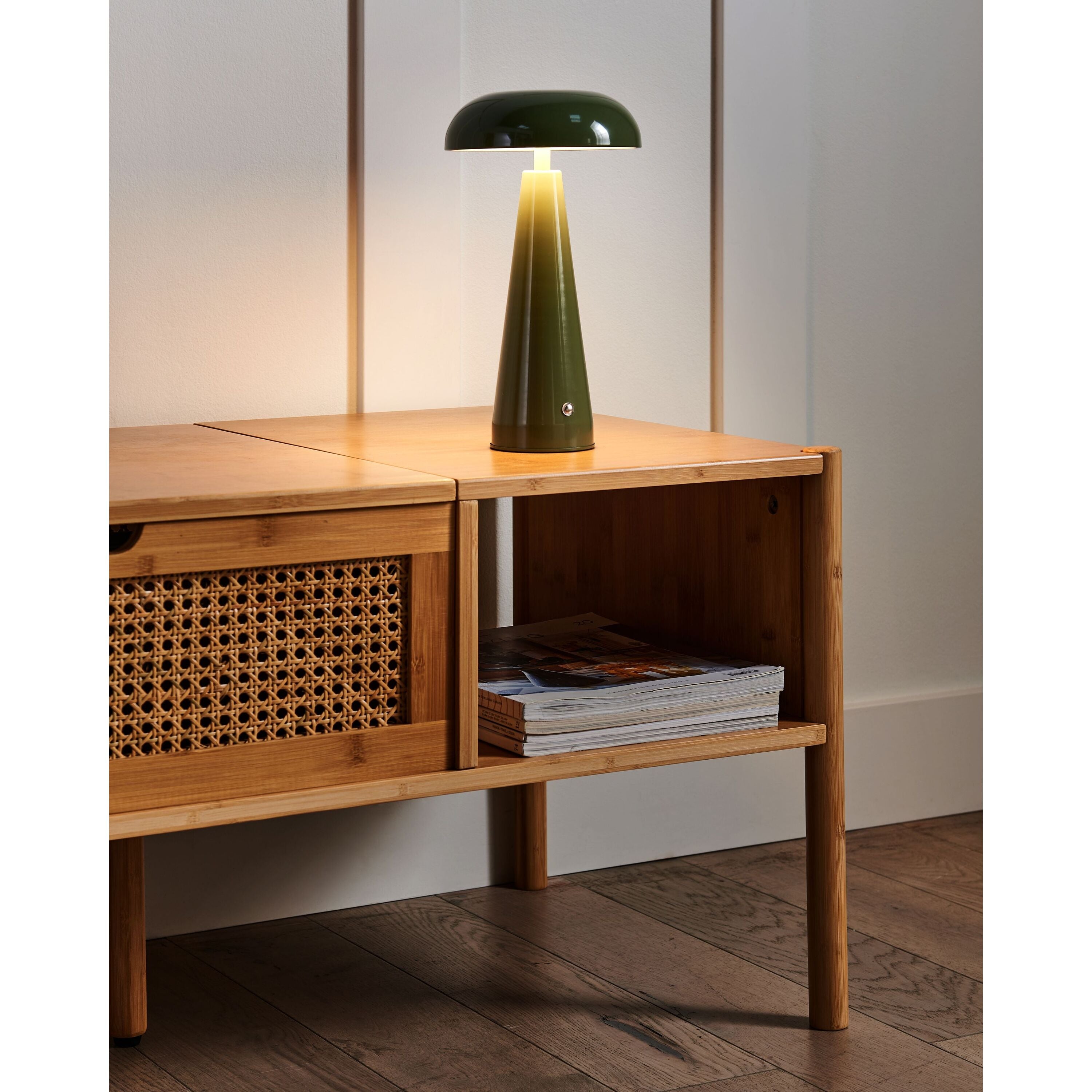 Beliani - BOCONO - Draadloze LED tafellamp - Groen - IJzer