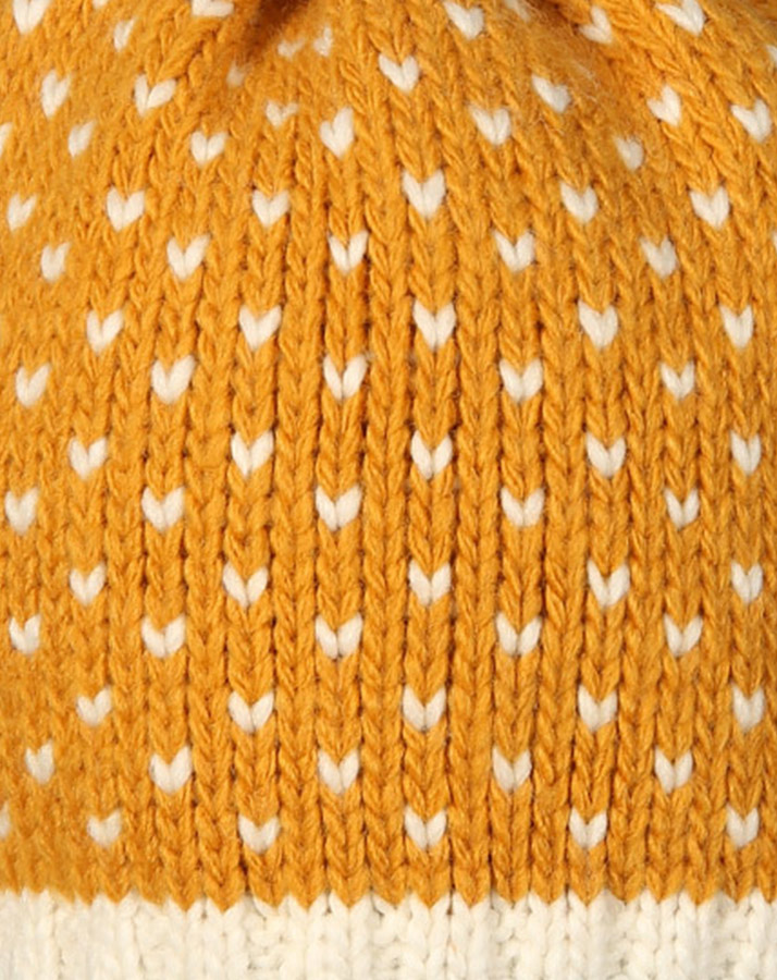 Strickmütze PEKONI mit Bommel in golden yellow/offwhite