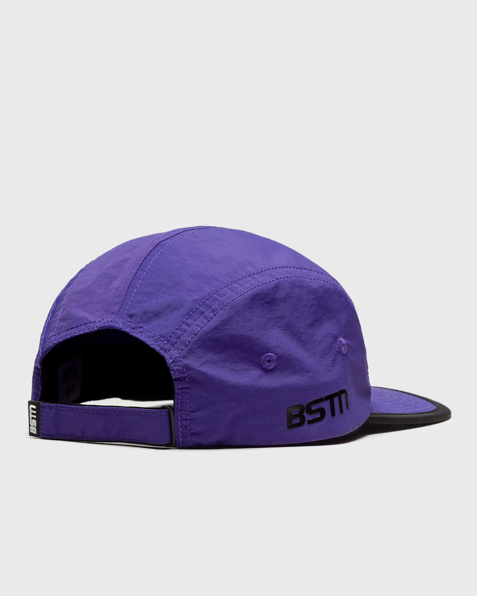 Boné leve da marca BSTN