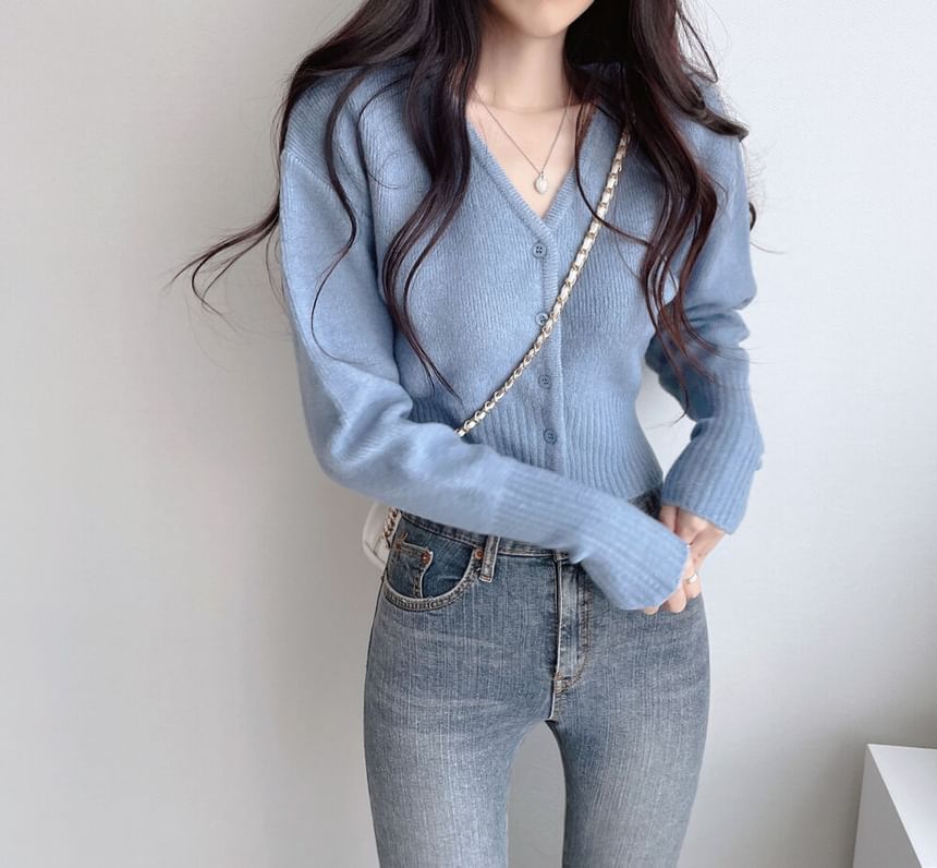 Coris - V-hals, knoopjes, effen cropped vest