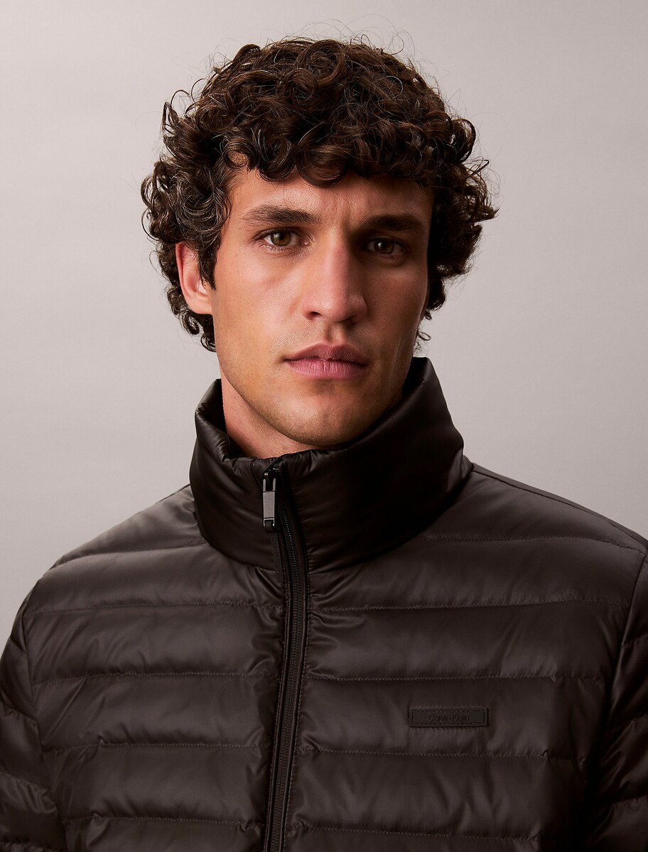 CALVIN KLEIN<br>Jaqueta de plumas com gola alta