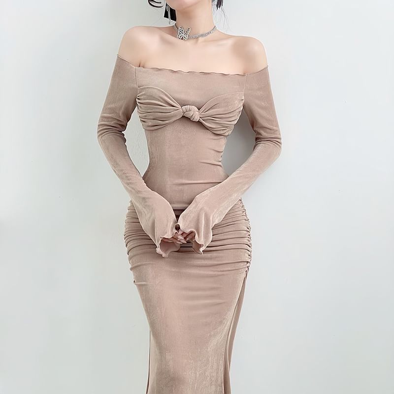 Alizio - Lange mouw off-shoulder effen geknoopte slim-fit maxi bodycon-jurk
