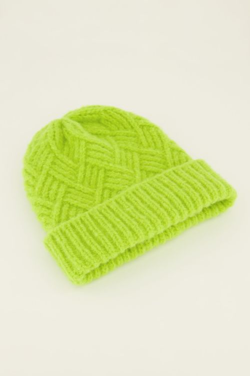 Groene muts met kabels