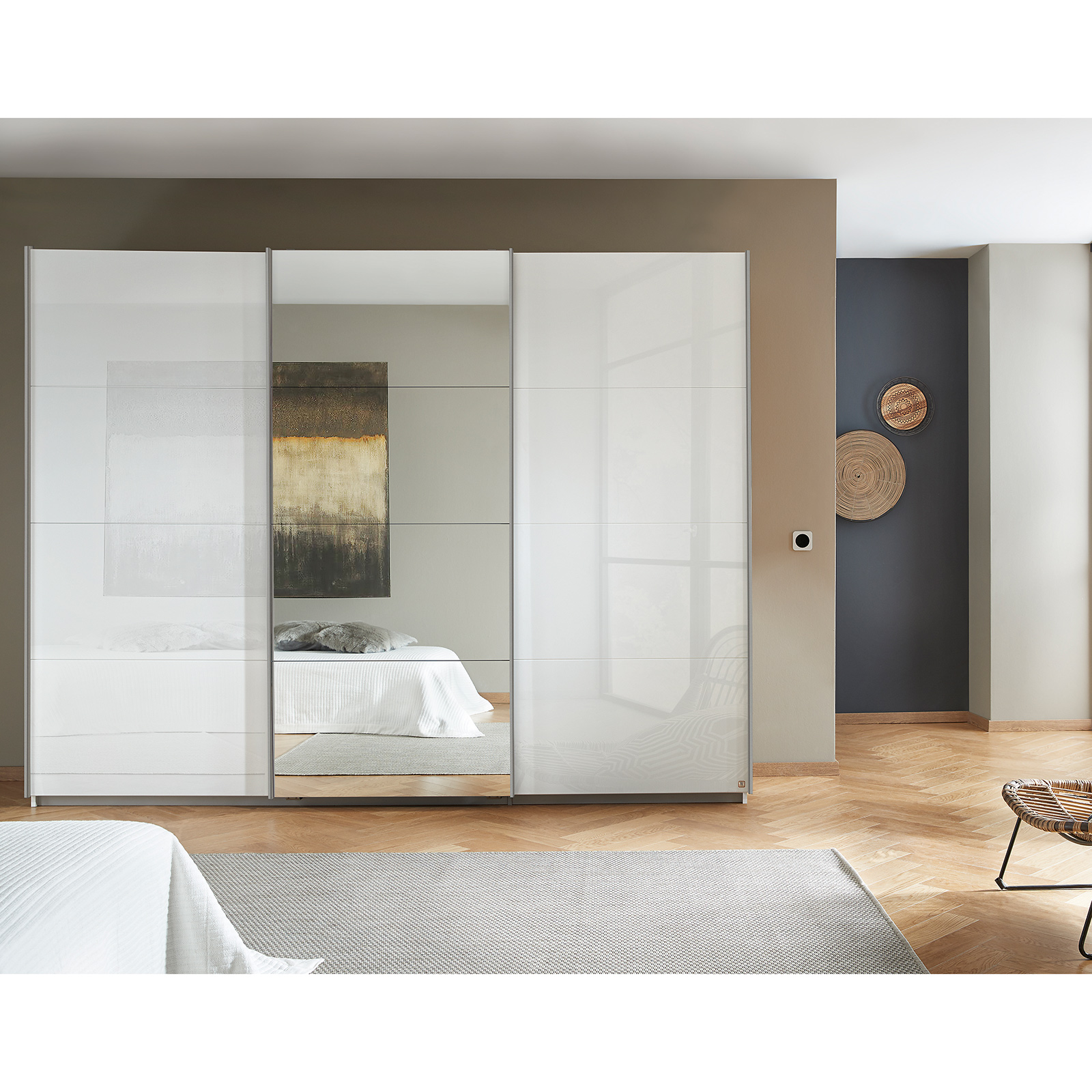 Schwebetürenschrank - weiß Hochglanz - alufarben - mit Spiegel - 271x210 cm