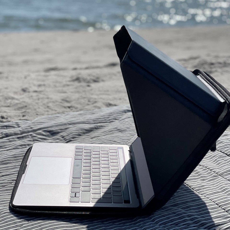Philbert - Sun Shade & Privacy Sleeve/Bag Hemp MacBook 13'', Black