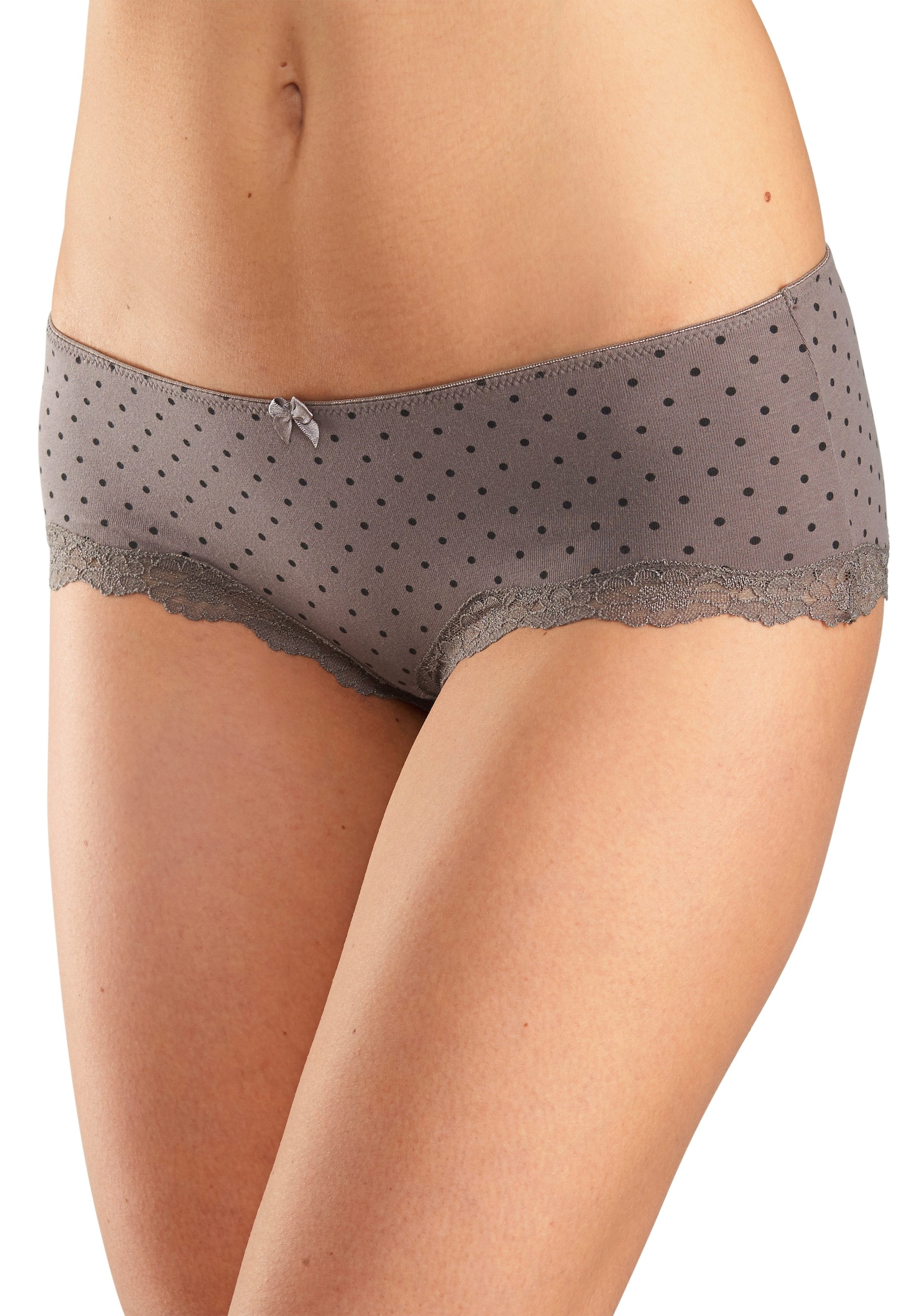 LASCANA Panty , aus elastischer Baumwolle mit zarter Spitze